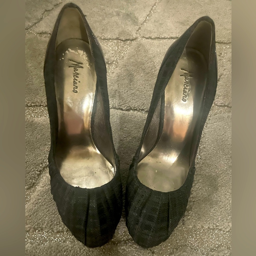 MARCIANO Bellagio Plaid Pump